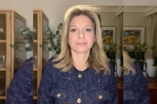 Καρυστιανού κατά Κοβέσι: «Γιατί υιοθέτησε δύο μέτρα και δύο σταθμά;»
